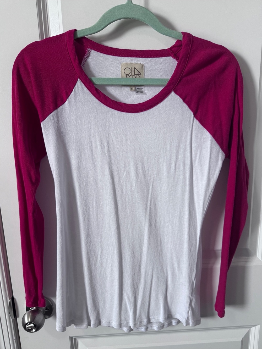 NWOT-Chaser-Women’s White & Magenta Raglan Long Sleeve Tee-Medium